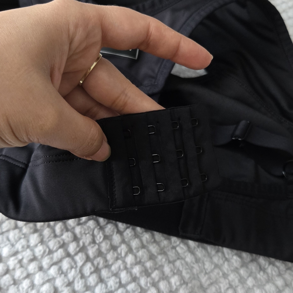Savage X Fenty Black Sports Bra - Picture 9 of 9